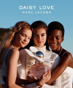 Nước hoa nữ Marc Jacobs Daisy Love EDT supporting lifestyle shot 6 trong gallery