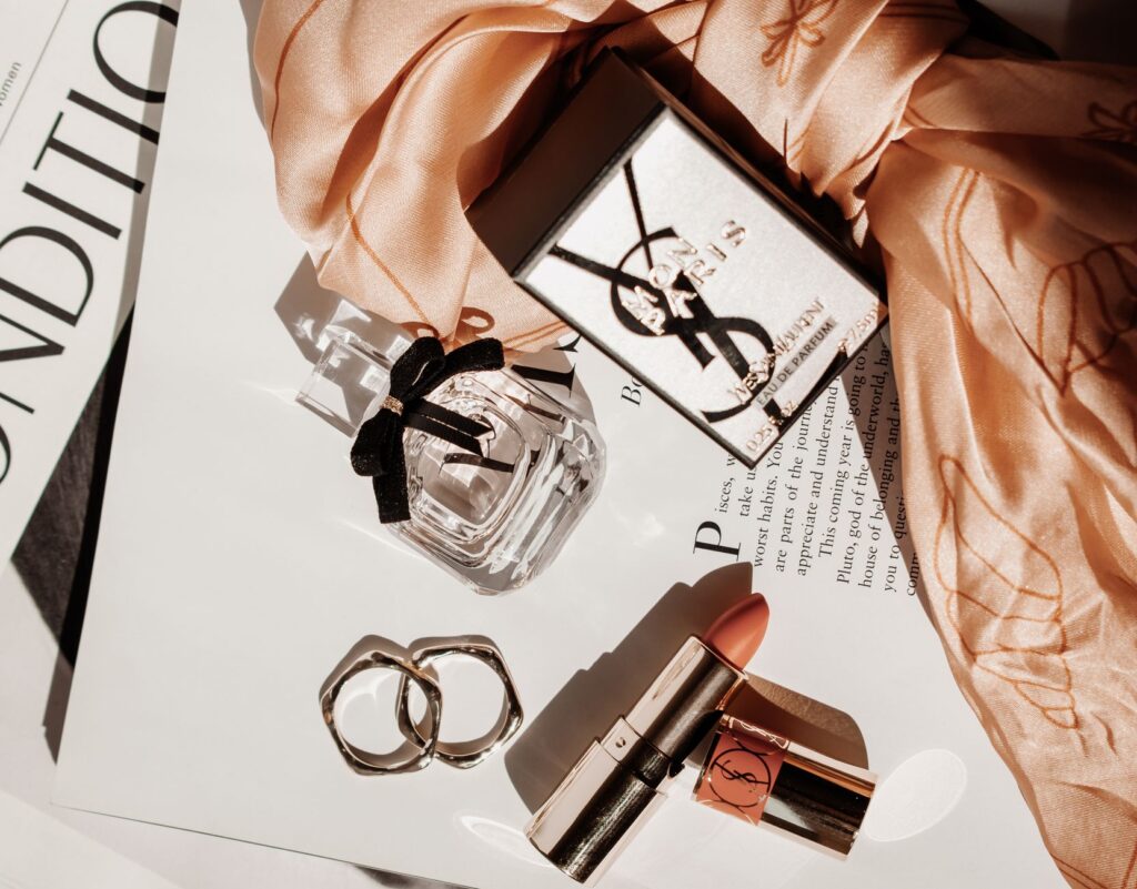 Nước hoa YSL nữ: Biểu tượng của sự tự do và quyến rũ hiện đại