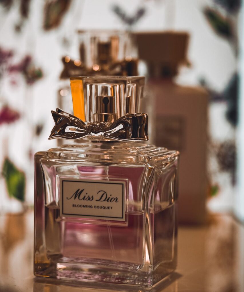 Nước hoa Dior Addict: Lời thì thầm của sự mê hoặc và cá tính